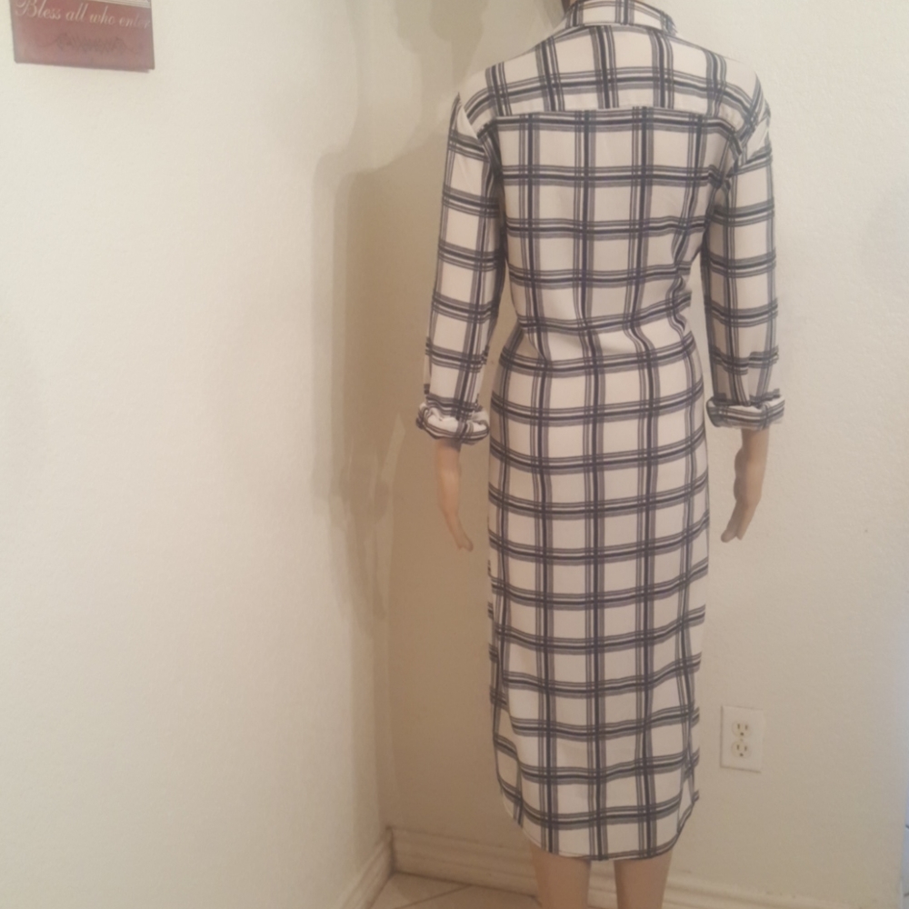 Dress - Picture 2 of 2